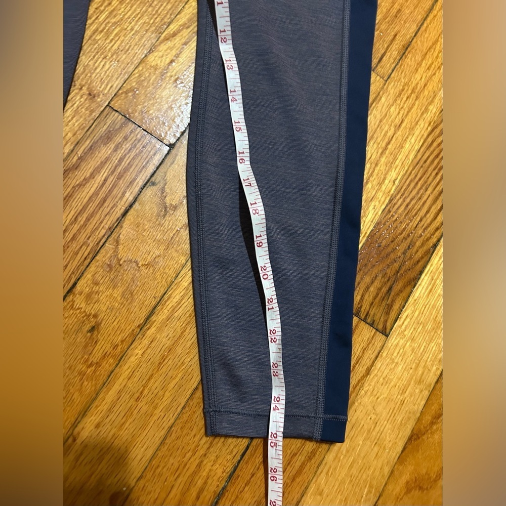 Athleta Ultimate Stash Pocket 7/8 Leggings Blue Activewear Size Medium - Picture 4 of 10